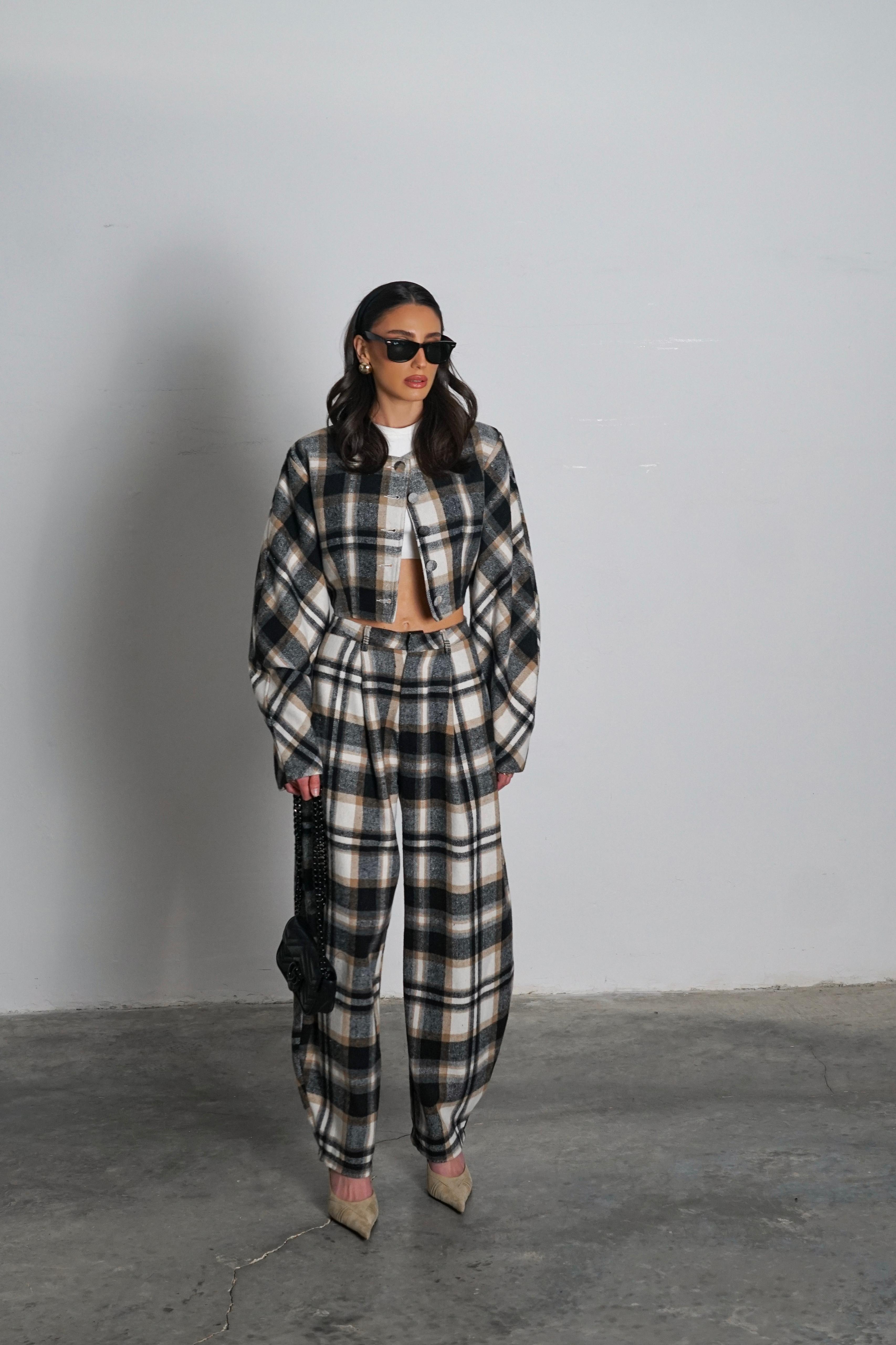 חליפת פטיסר לבן חום