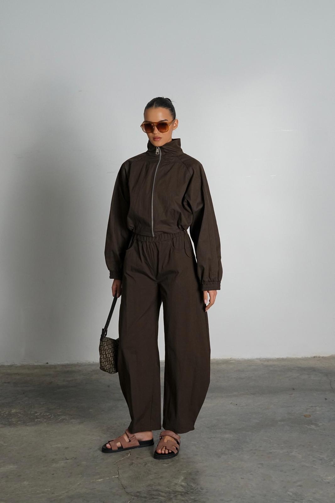 חליפת אסטל חום