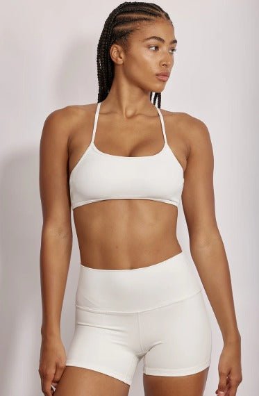 חזית אדל לבנה - C’est Moi