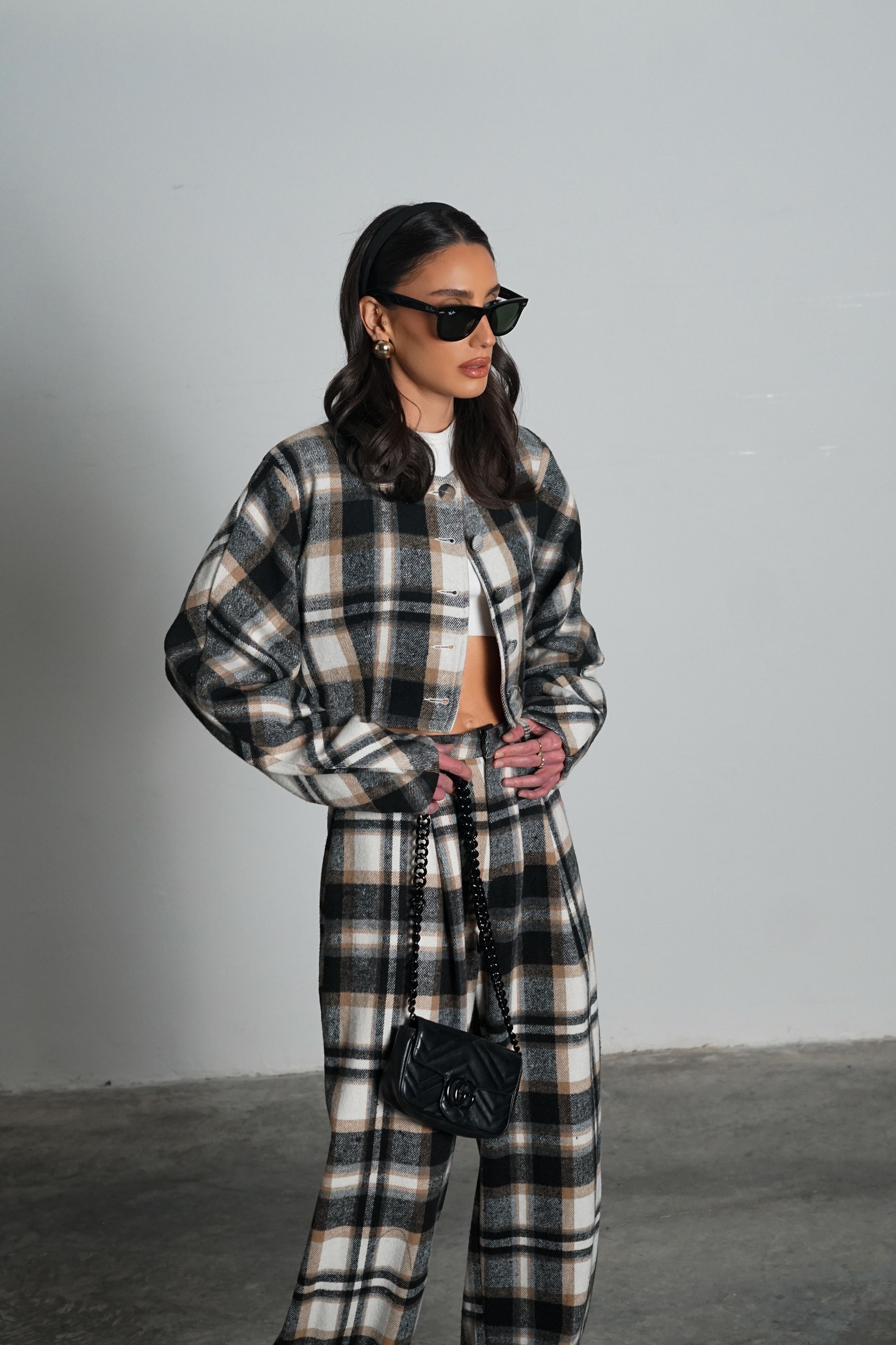 חליפת פטיסר לבן חום