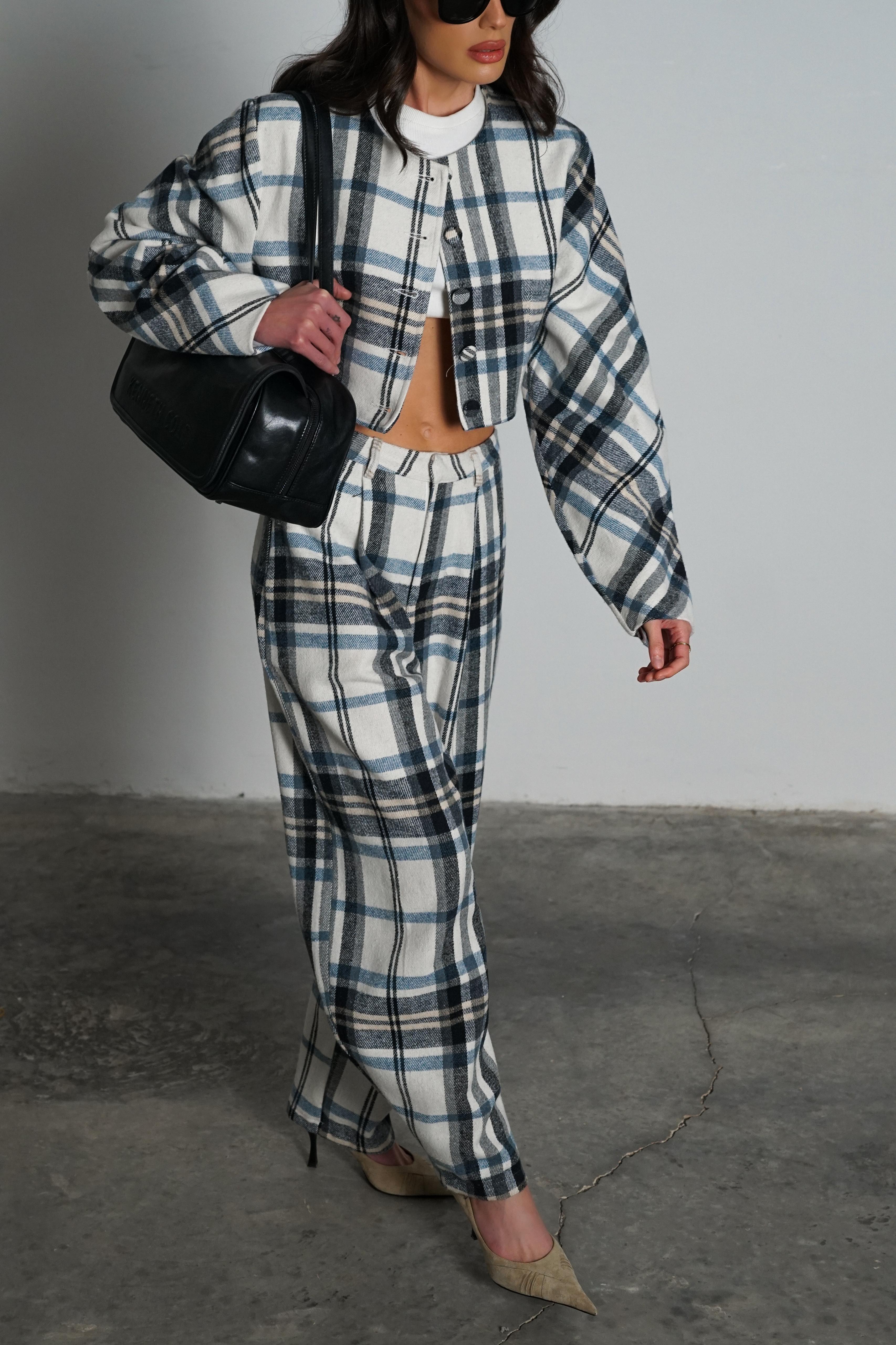 חליפת פטיסר -לבן כחול