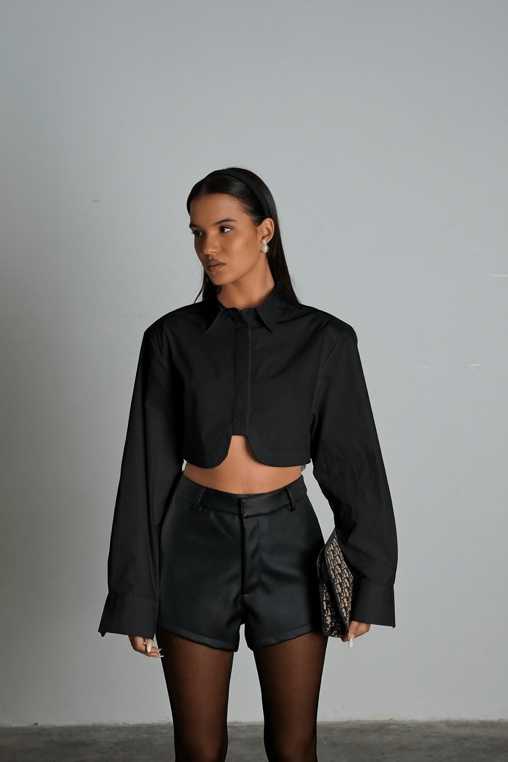 חולצת סטריפ שחור - C’est Moi